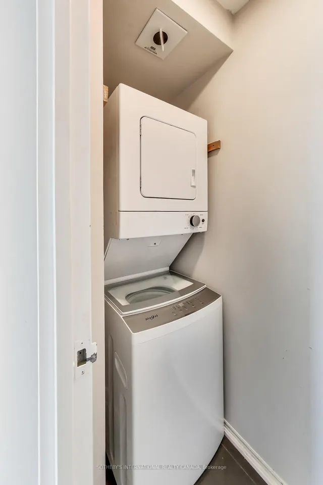 Additional image 9 of 10 Yonge St Unit 2701