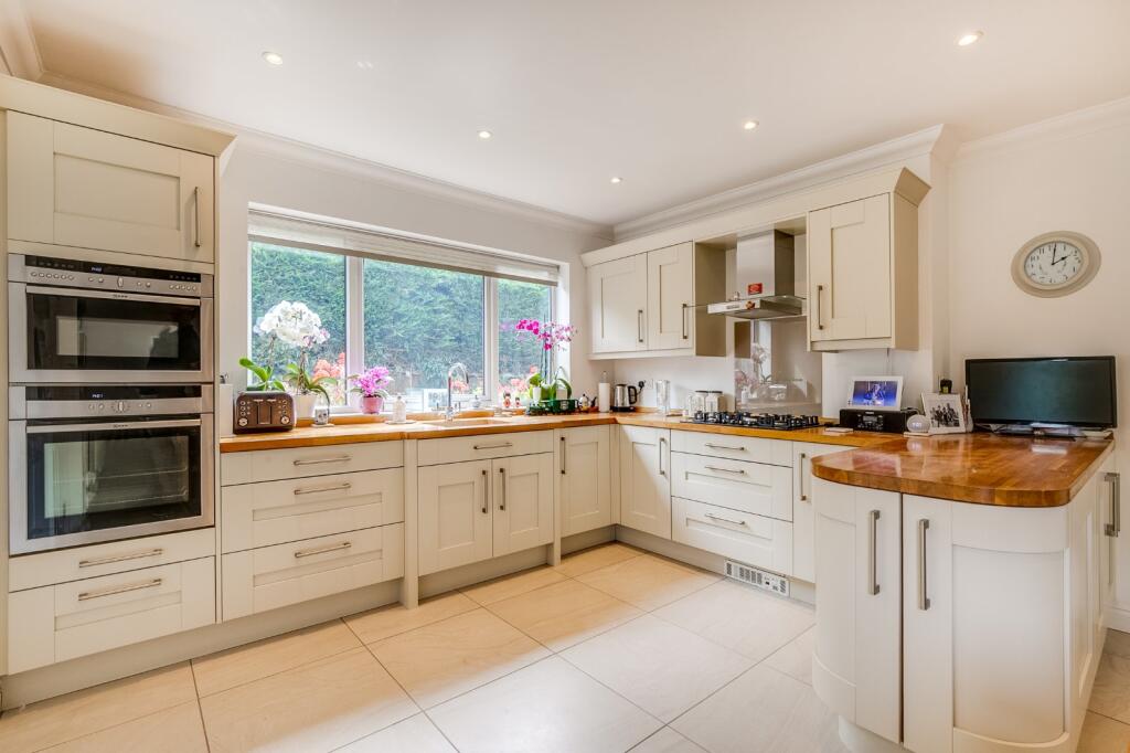 Additional image 4 of Canonsfield Road, Oaklands, Welwyn, Hertfordshire, AL6