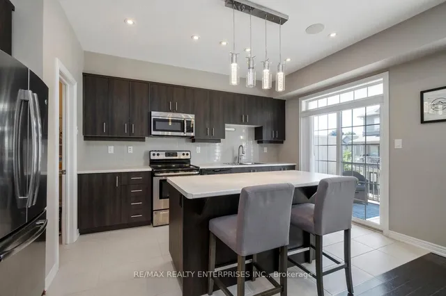 Additional image 13 of 215 Dundas St Unit 9