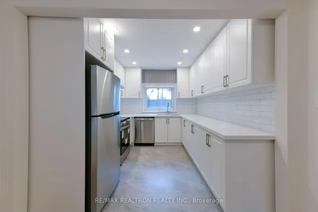 Additional image 11 of 150 Upper Canada Dr