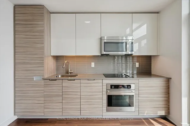 Additional image 11 of 210 Simcoe St Unit 1902