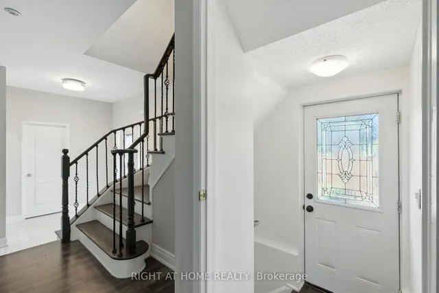 Additional image 38 of 1233 Lamont Cres