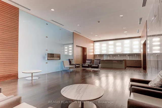 Additional image 22 of 135 Village Green Sq Unit 3220