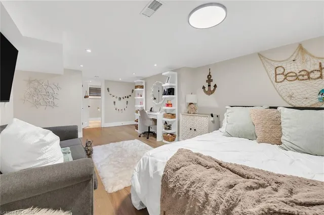 Additional image 36 of 515 Bridgman Ave