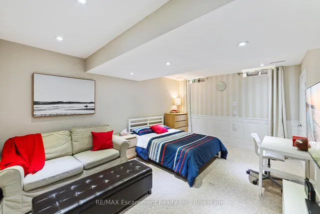 Additional image 25 of 1113 Riddell Cres