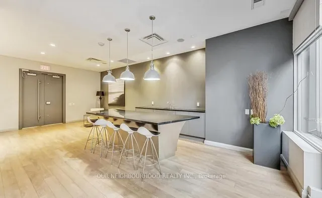 Additional image 6 of 155 Yorkville Ave Unit 1210