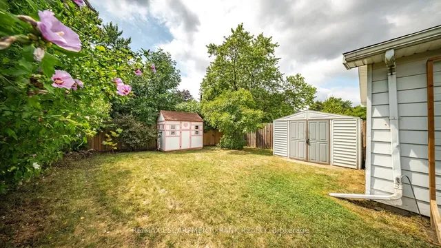 Additional image 39 of 1 YORKDALE Cres