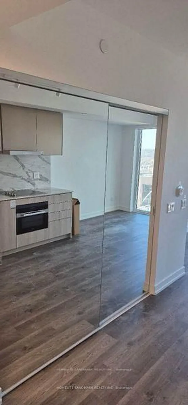 Additional image 4 of 771 Yonge St Unit 1807