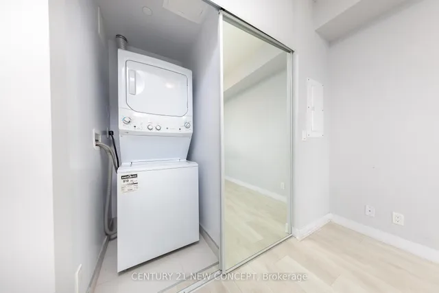 Additional image 19 of 2221 Yonge St Unit 3906