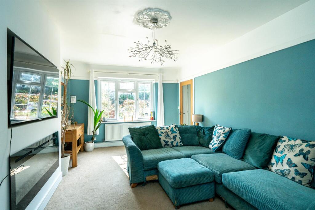 Additional image 37 of Oaklands Lane, St Albans