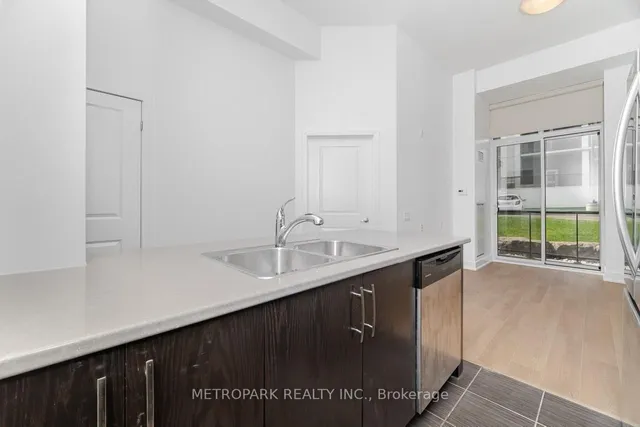 Additional image 12 of 85 Robinson St Unit 102