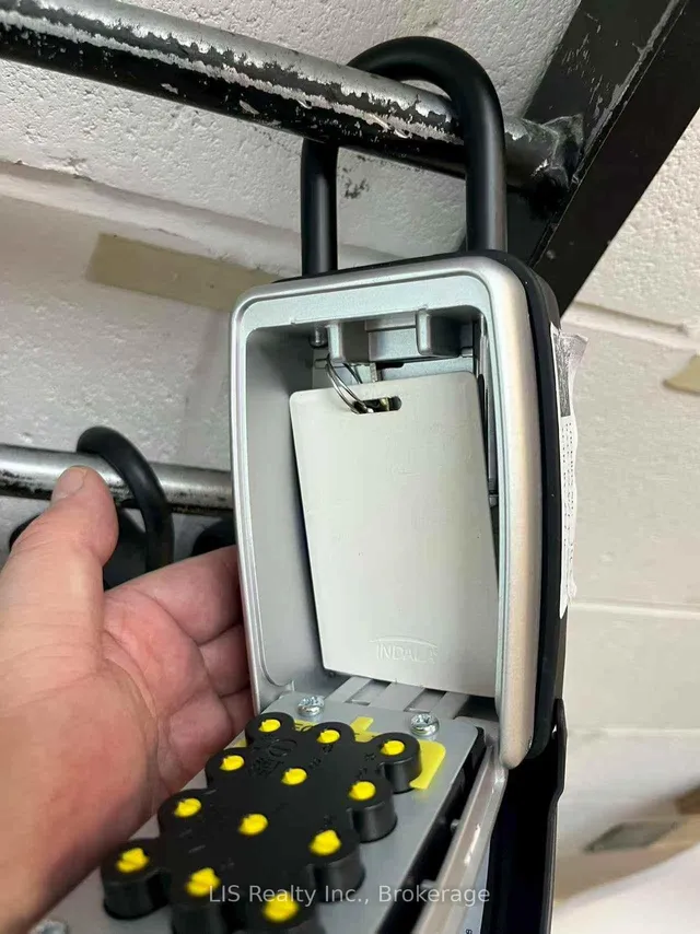 Additional image 24 of 62 Forest Manor Rd Unit 605