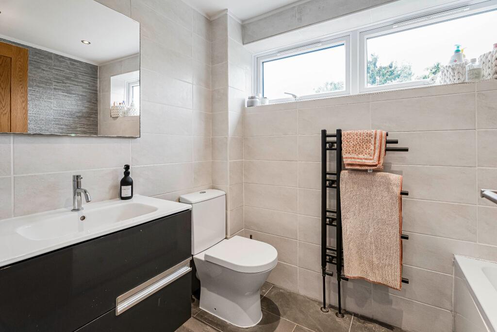 Additional image 16 of Meadow Close, Welham Green, AL9