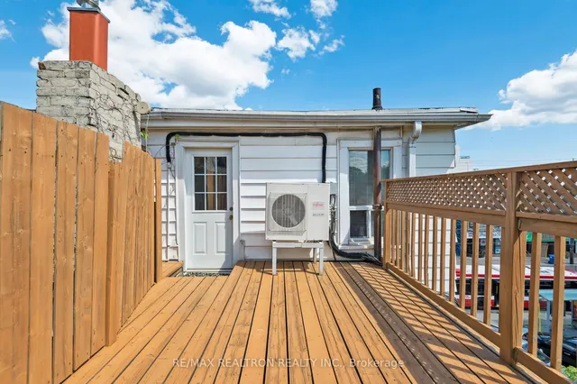 Additional image 39 of 10 Coxwell Ave