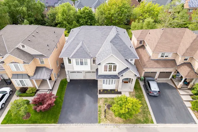 Additional image 35 of 48 Montreal Circ