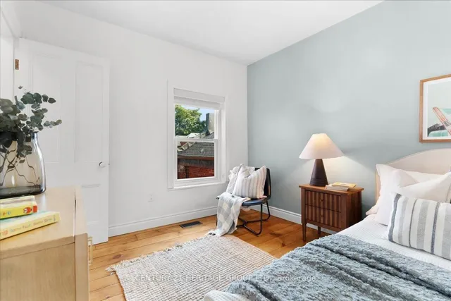 Additional image 27 of 40 Emerald St