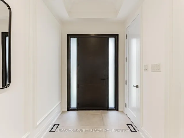 Additional image 4 of 43 Sugarbush Sq