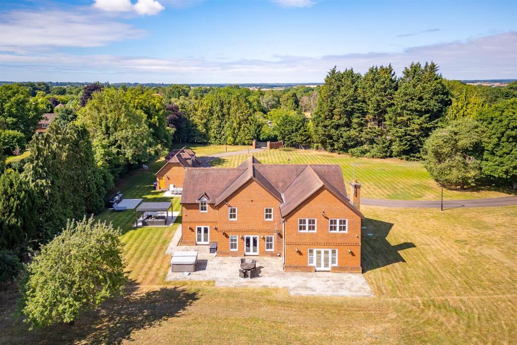 Additional image 29 of Pottersheath Road, Welwyn