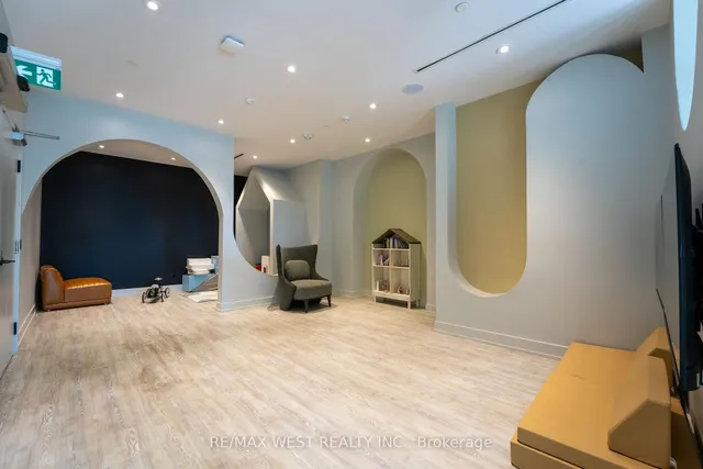 Additional image 35 of 270 Dufferin St Unit 413