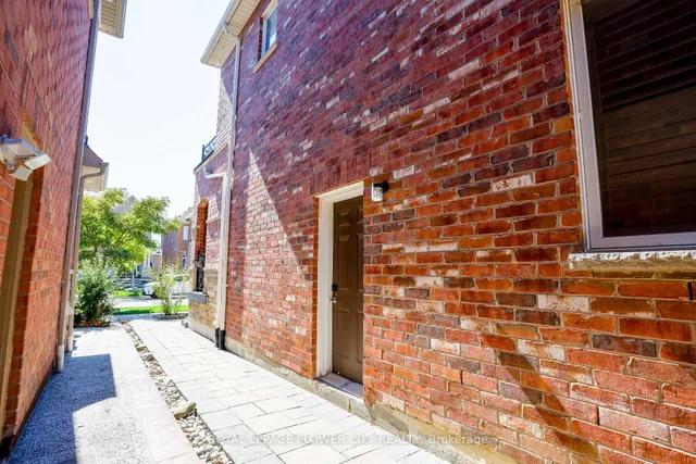 Additional image 17 of 19 Teal Crest Circ