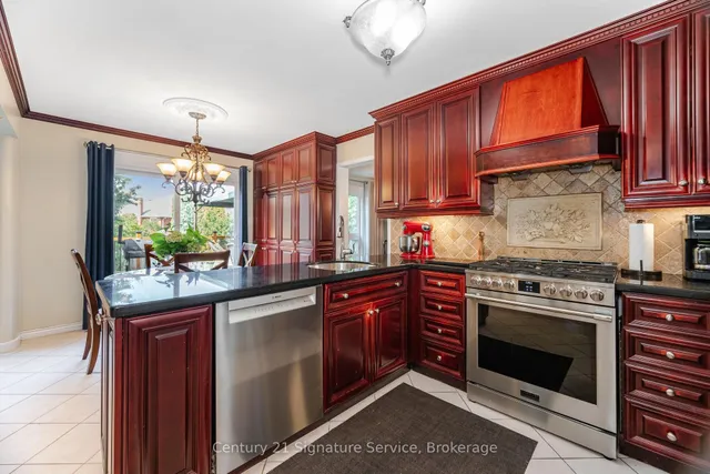 Additional image 11 of 5955 Ladyburn Cres