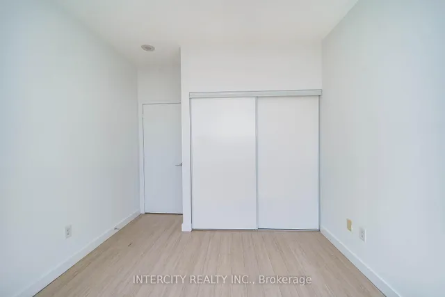 Additional image 33 of 29 Singer Crt Unit 3002