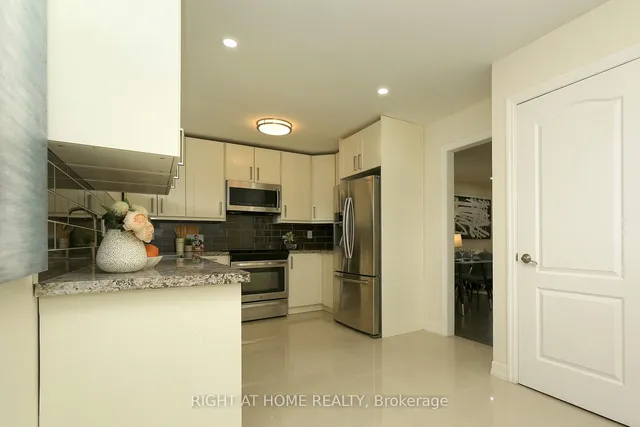 Additional image 22 of 28 Legend Lane