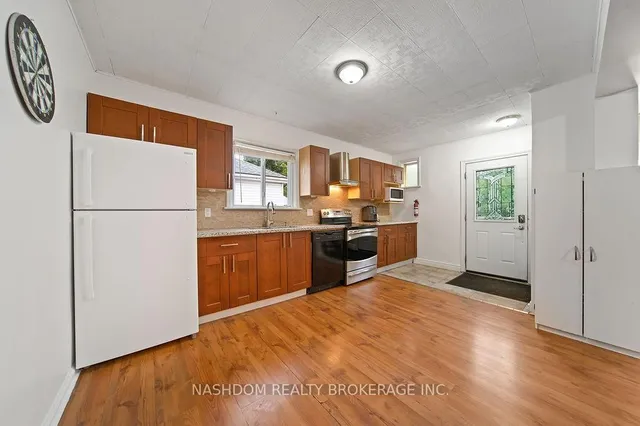 Additional image 4 of 82 Whitney Ave