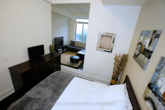 Additional image 2 of 330 Richmond St Unit 210