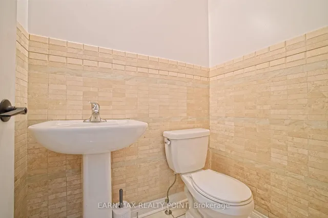 Additional image 21 of 35 Abitibi Lake Dr