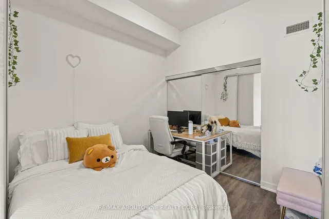 Additional image 20 of 2007 James St Unit 307