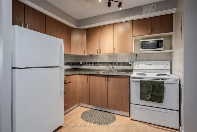 Additional image 21 of 975 Warwick Crt Unit 1510