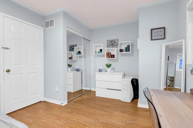 Additional image 32 of 5958 Mersey St