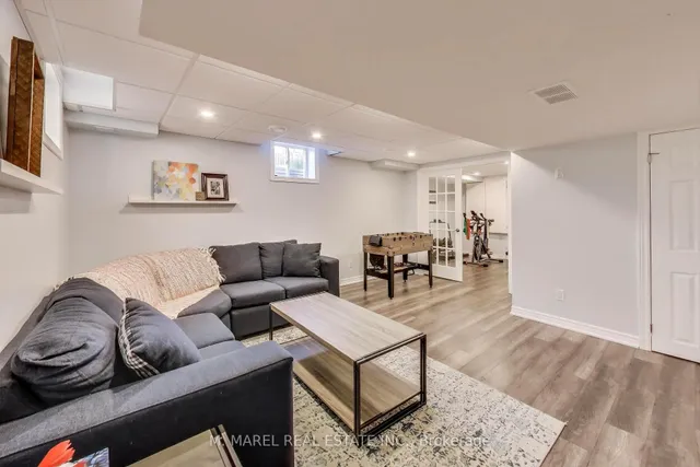 Additional image 28 of 74 Bradley Ave