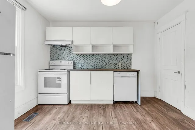 Additional image 17 of 170 Grosvenor Ave