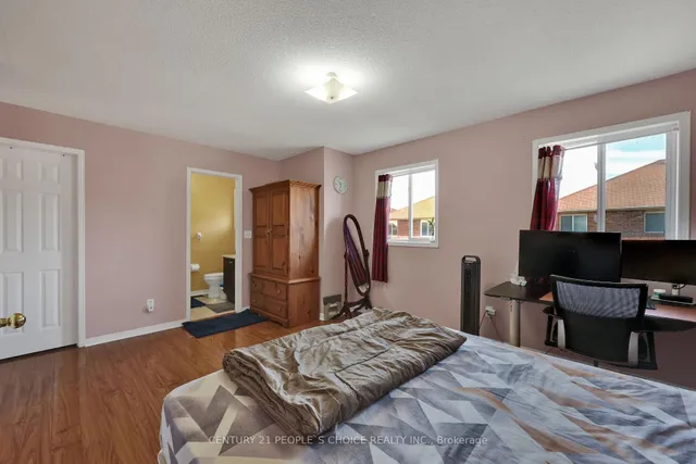 Additional image 32 of 46 Commodore Dr