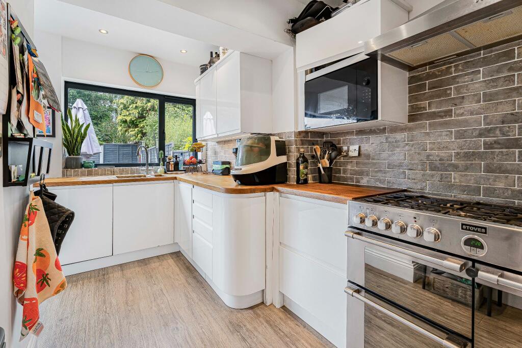 Additional image 8 of Meadow Close, Welham Green, AL9