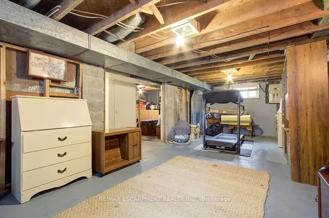 Additional image 27 of 402 Crockett St