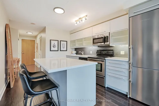 Additional image 23 of 1048 Broadview Ave Unit 302