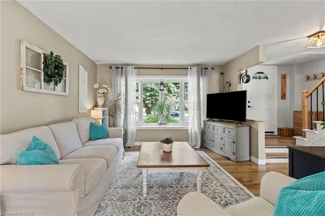 Additional image 7 of 992 Garth St