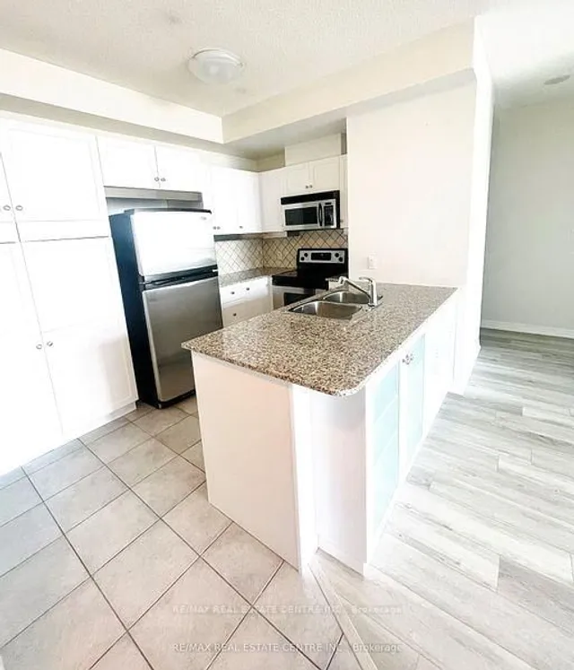 Additional image 4 of 1359 Rathburn Rd Unit 1901