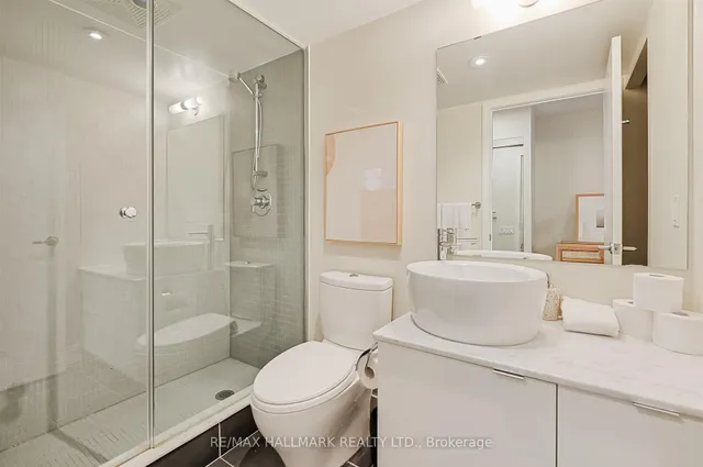 Additional image 4 of 1048 Broadview Ave Unit 302