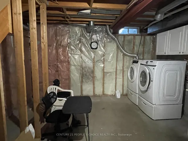 Additional image 40 of 83 Spadina Rd