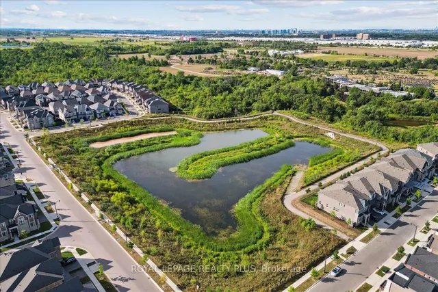 Additional image 45 of 1416 Lakeport Cres