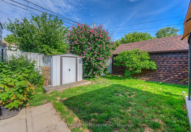 Additional image 41 of 14 Barons Ave