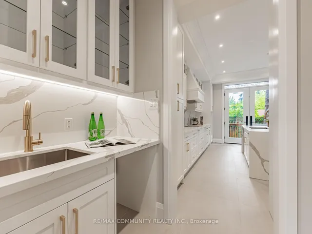 Additional image 9 of 37 Sugarbush Sq