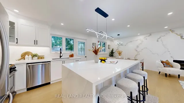 Additional image 9 of 38 Cresthaven Dr