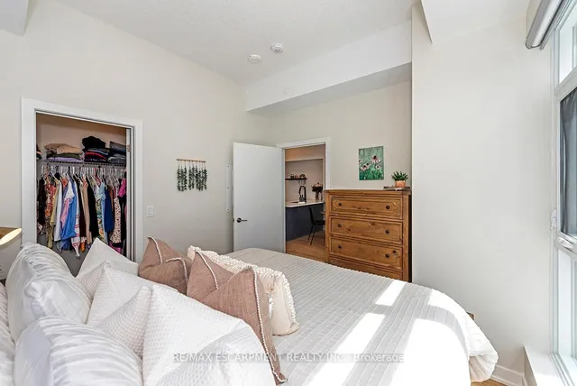 Additional image 17 of 600 North Service Rd Unit 606