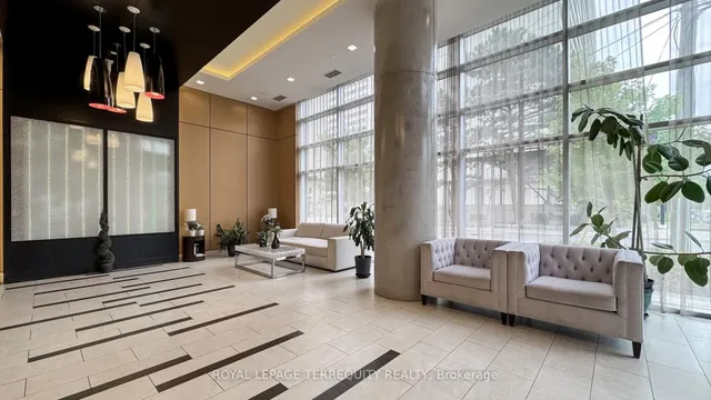 Additional image 37 of 58 Orchard View Blvd Unit 705