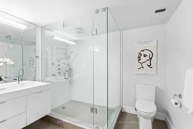 Additional image 31 of 30 Wellington St Unit 1005